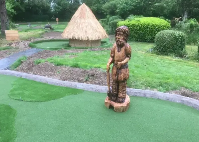 Adventure golf hole