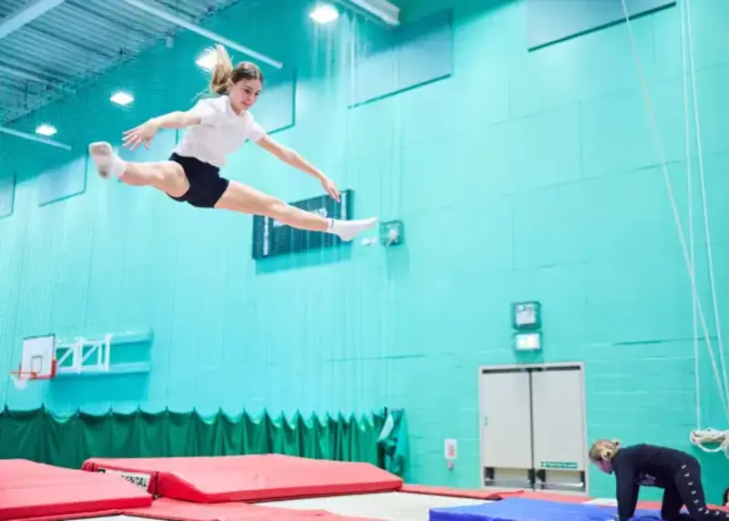 Two Column Trampolining At The Bridge